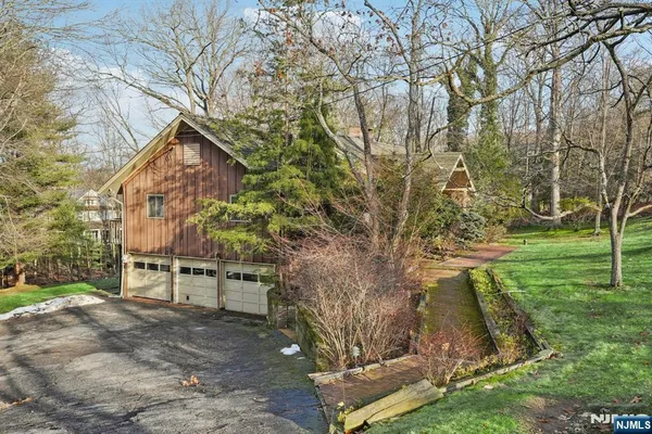 $1,395,000 | 873 Olentangy Road, Franklin Lakes, NJ 07417