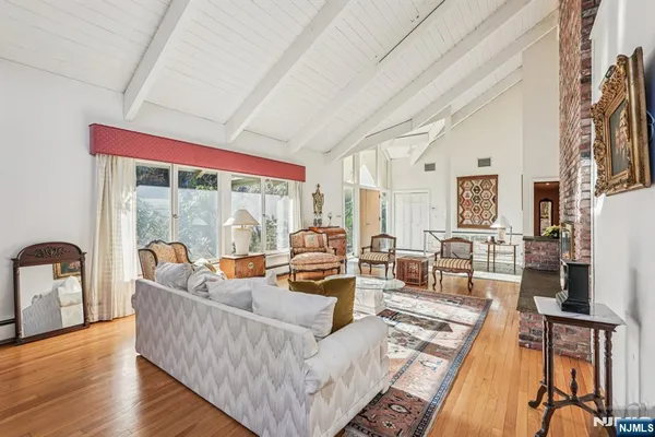 $1,395,000 | 873 Olentangy Road, Franklin Lakes, NJ 07417