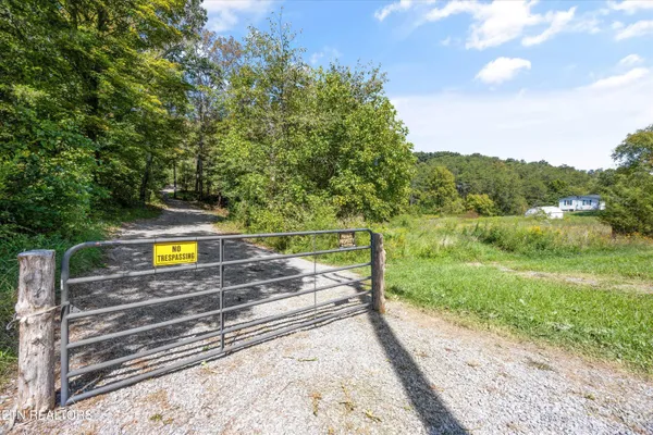 $159,900 | 233 Highway 370, Luttrell, TN 37779