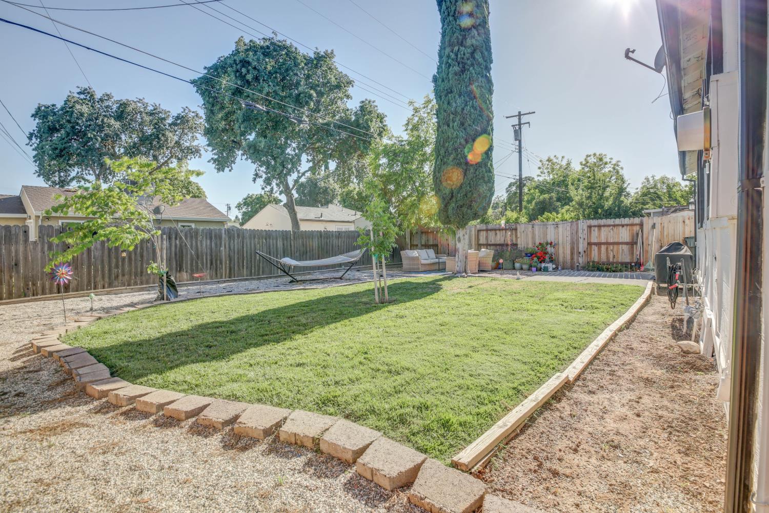 1424 Kitchner Road Sacramento, CA 95822 - Photo 23 of 28 Backyard