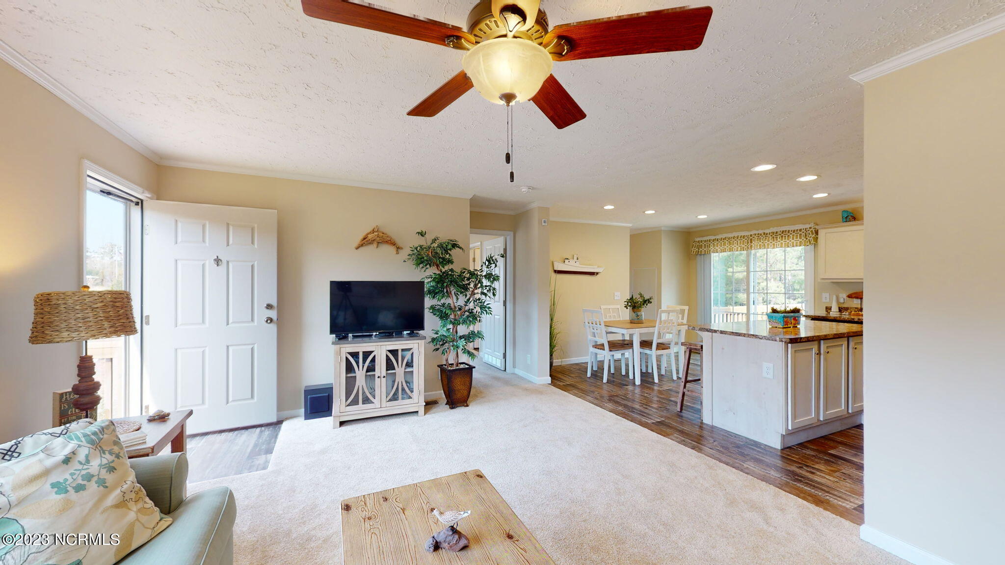 1019 Harkers Island Road Beaufort, NC 28516 - Photo 6 of 37 Open Living