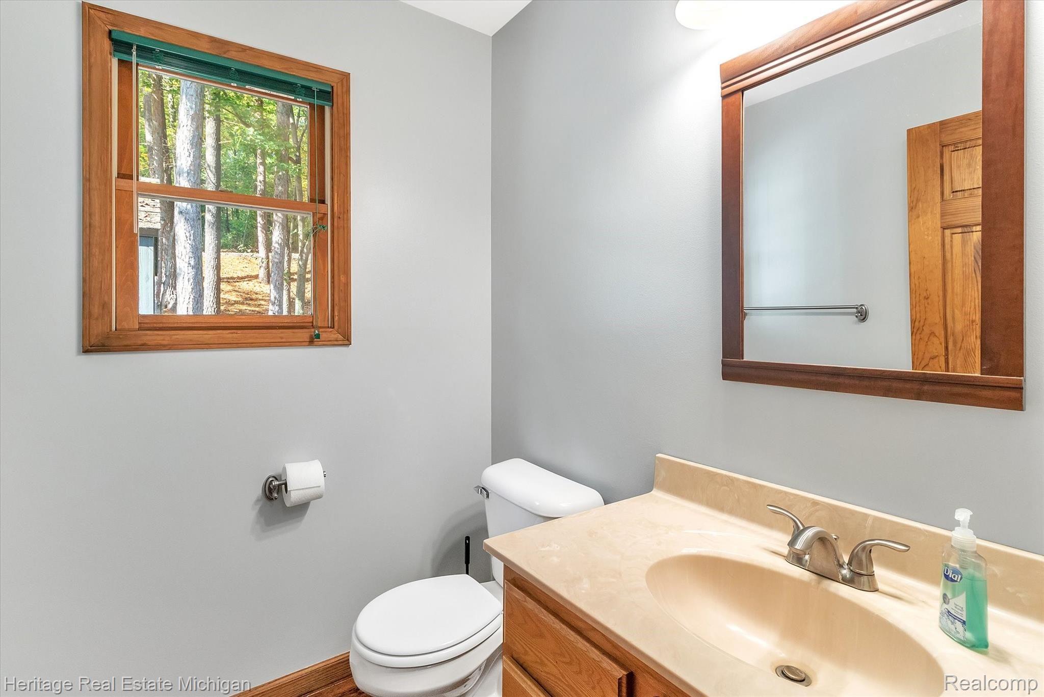3800 Brighton Road Howell, MI 48843 - Photo 19 of 56 Half bath