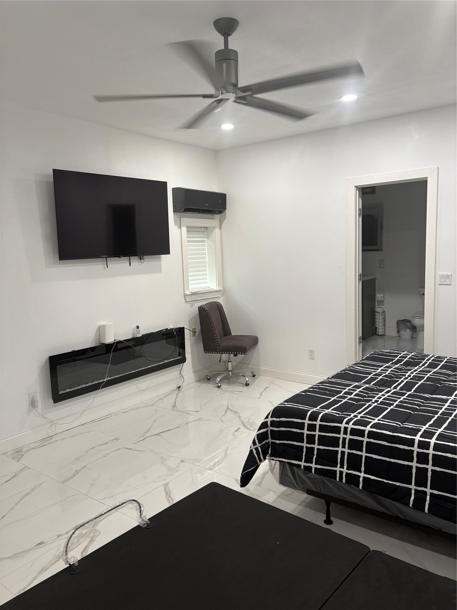 1820 North MacGregor Way Houston, TX 77023 - Photo 5 of 46