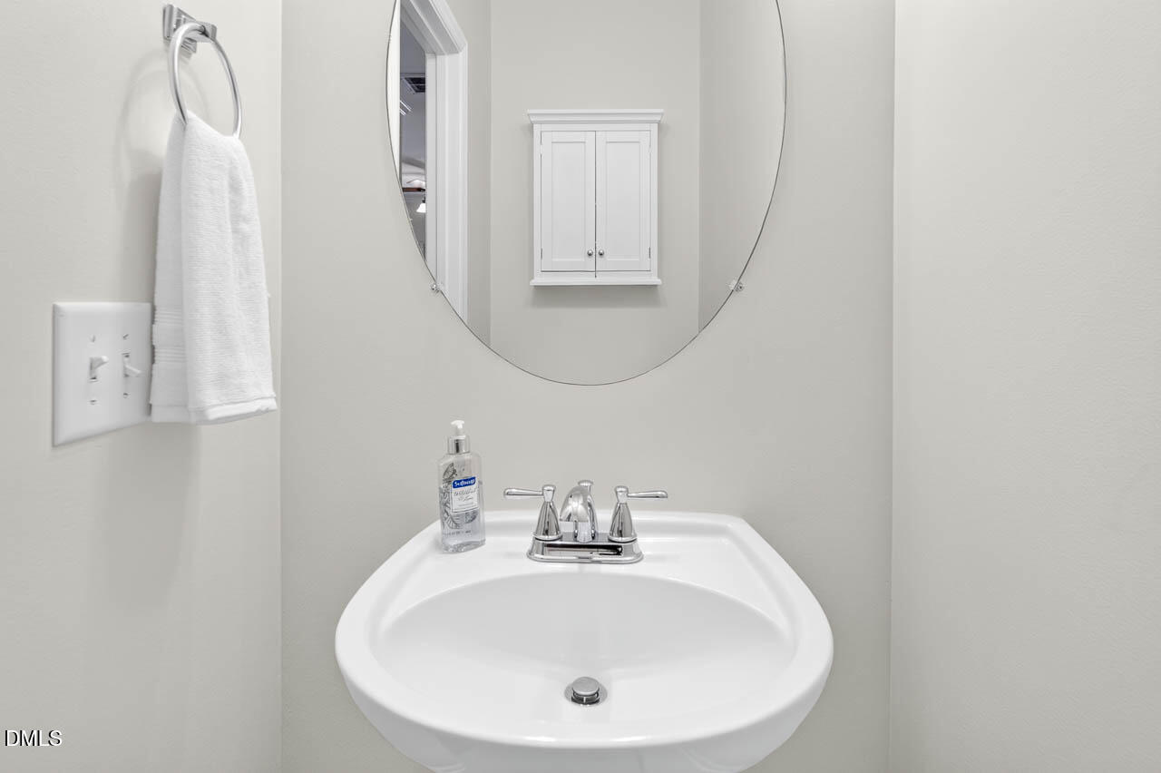 4750 Black Mountain Path Raleigh, NC 27612 - Photo 23 of 51 1/2 bathroom on main floor