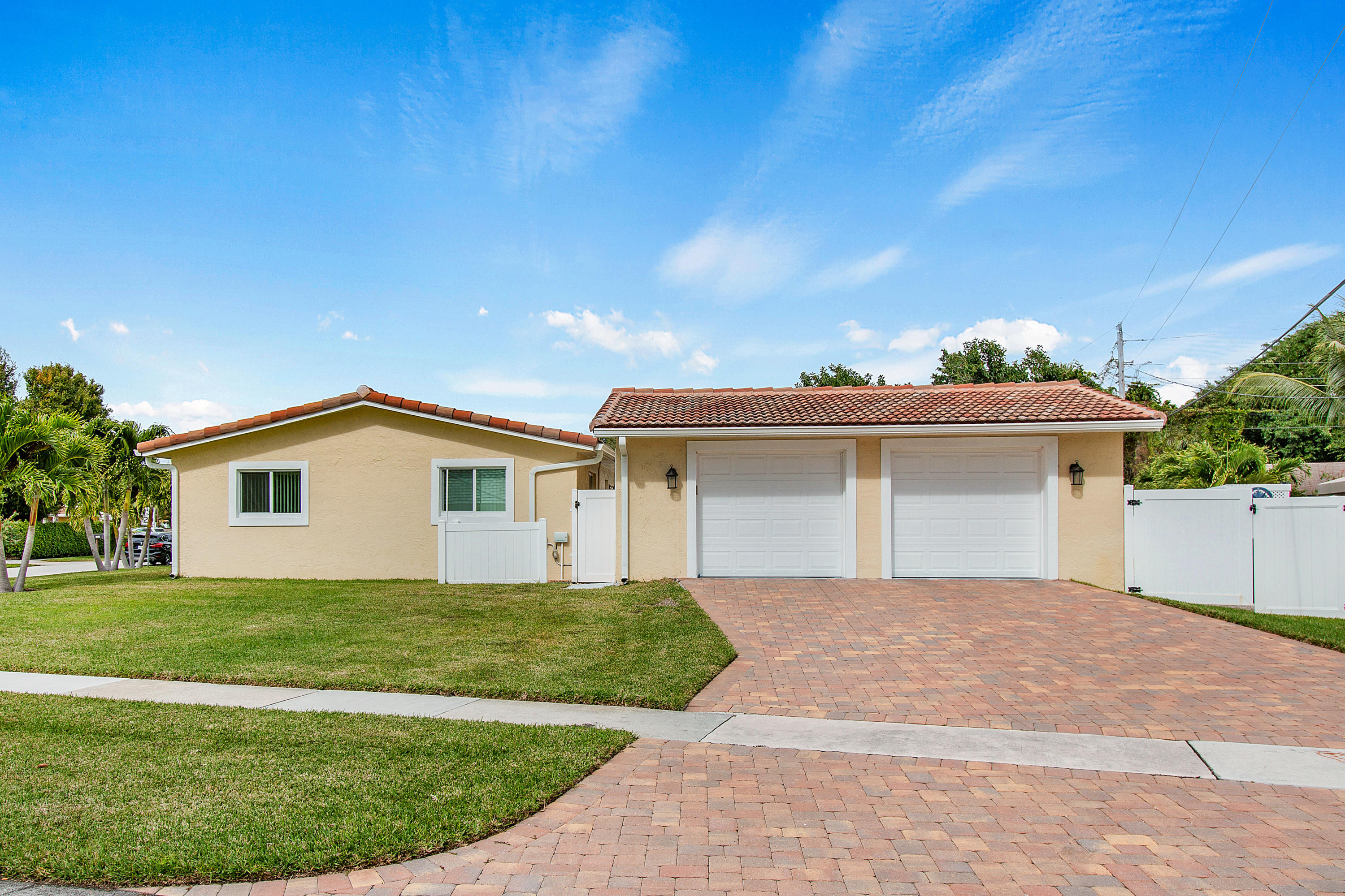 500 Northwest 13th Avenue Boca Raton, FL 33486 - Photo 4 of 28 004-500NW13thAve-BocaRaton-FL-full