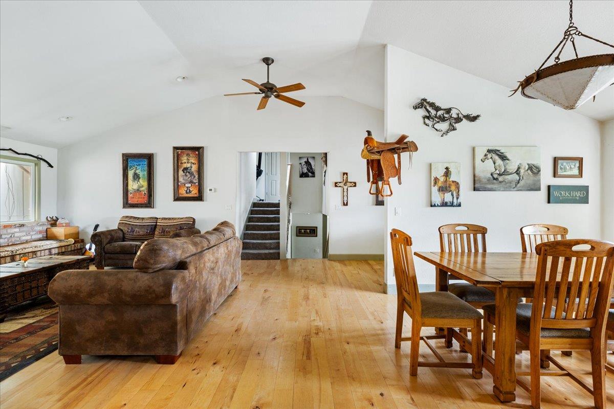 12242 Woodacre Road Grass Valley, CA 95949 - Photo 15 of 48