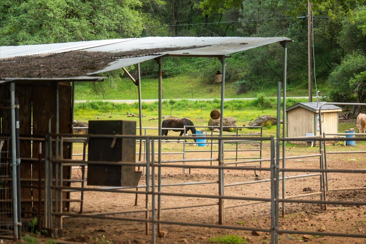 12242 Woodacre Road Grass Valley, CA 95949 - Photo 31 of 48