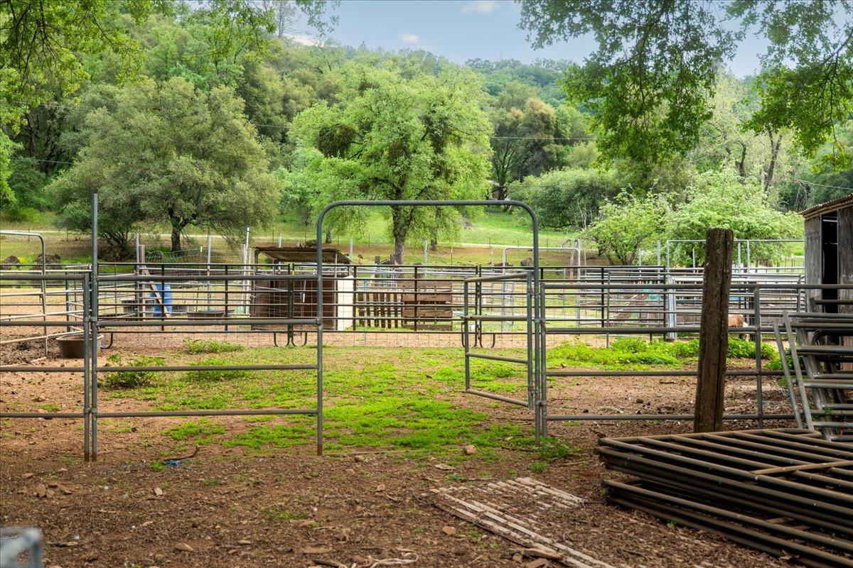 12242 Woodacre Road Grass Valley, CA 95949 - Photo 42 of 48