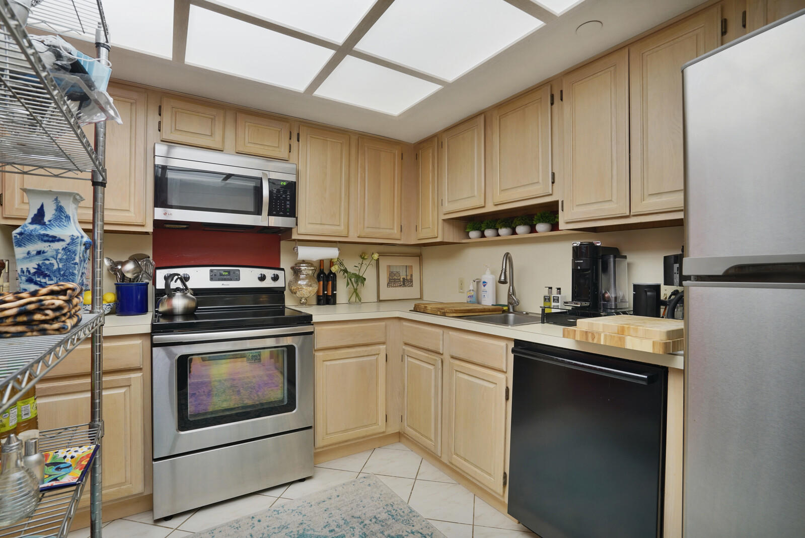 4101 North Ocean Boulevard, Unit D602 Boca Raton, FL 33431 - Photo 12 of 30 KITCHEN