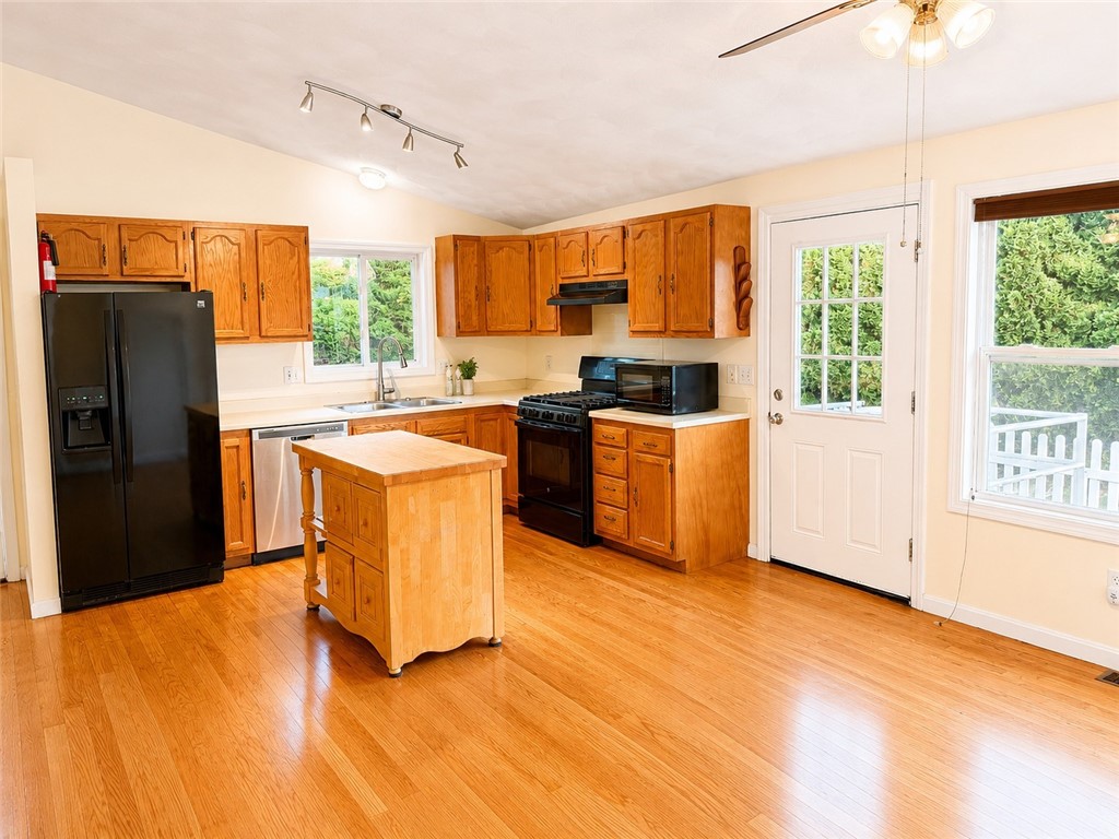 285 St Louis Avenue Woonsocket, RI 02895 - Photo 8 of 50