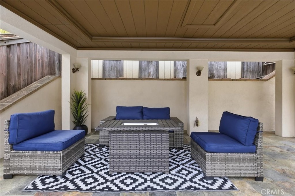 39264 Memory Drive Murrieta, CA 92563 - Photo 33 of 35 a living room with furniture