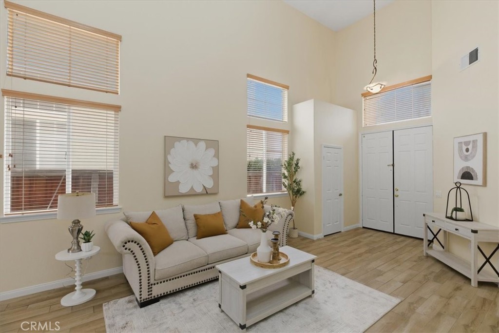 39264 Memory Drive Murrieta, CA 92563 - Photo 5 of 35 a living room with furniture