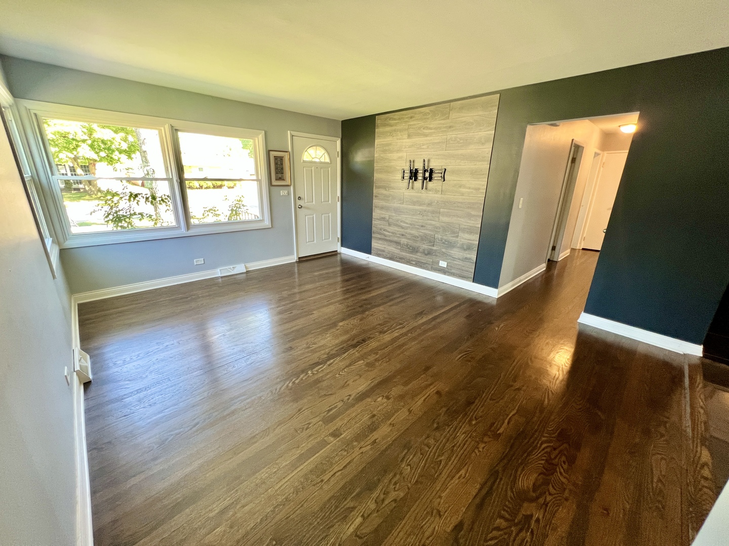 128 East Normandy Drive Addison, IL 60101 - Photo 6 of 17