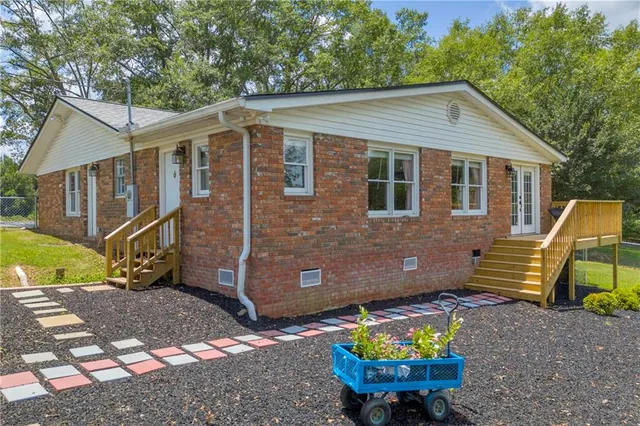 $459,900 | 450 Clarks Creek Road North, Martin, GA 30557