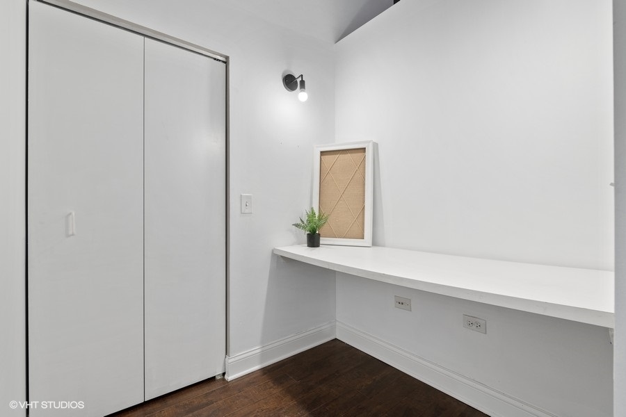 20 North State Street, Unit 405 Chicago, IL 60602 - Photo 15 of 17