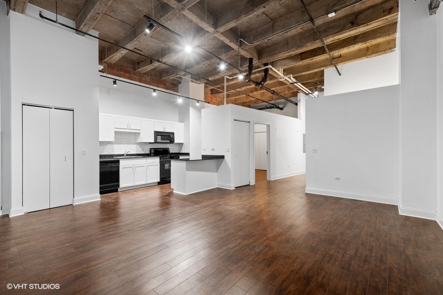 20 North State Street, Unit 405 Chicago, IL 60602 - Photo 3 of 17