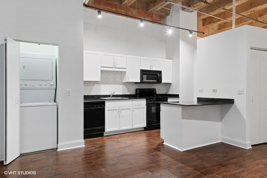 20 North State Street, Unit 405 Chicago, IL 60602 - Photo 5 of 17