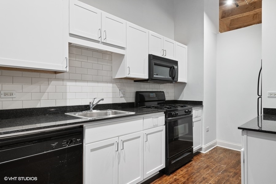 20 North State Street, Unit 405 Chicago, IL 60602 - Photo 6 of 17