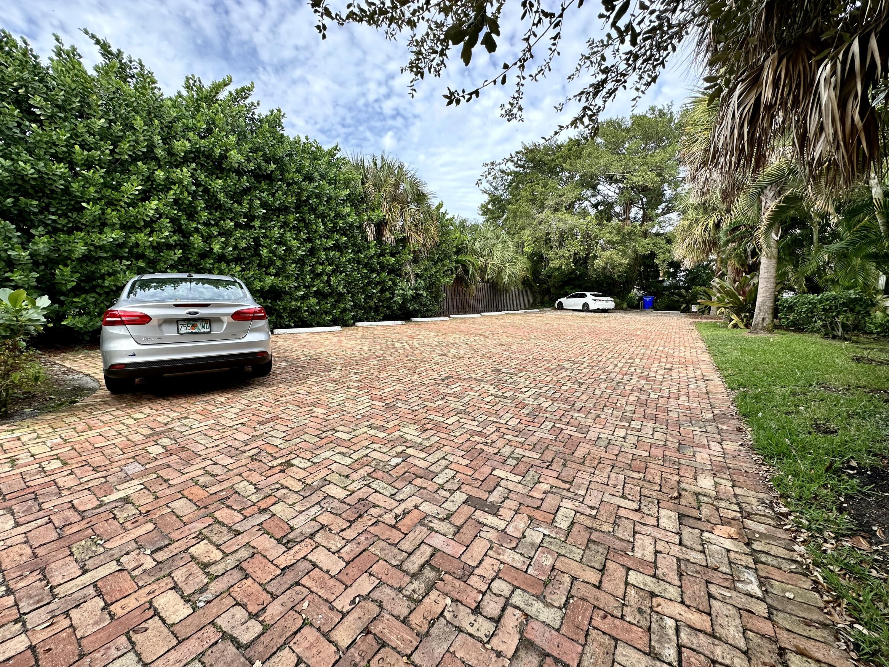 815 Upland Road, Unit 6 West Palm Beach, FL 33401 - Photo 20 of 21 7428068D-87F6-40D1-827E-554FEDB6EB5F