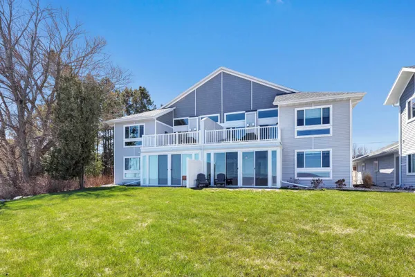 $649,900 | 2622 Lake Street, Algoma, WI 54201