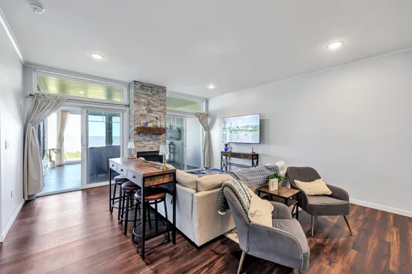 $649,900 | 2622 Lake Street, Algoma, WI 54201
