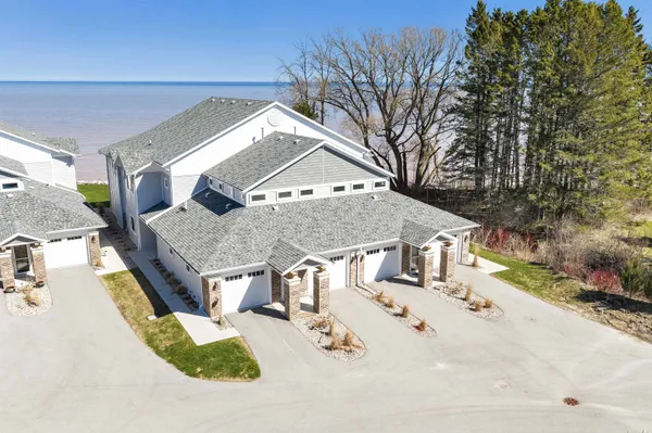 $649,900 | 2622 Lake Street, Algoma, WI 54201