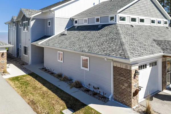 $649,900 | 2622 Lake Street, Algoma, WI 54201