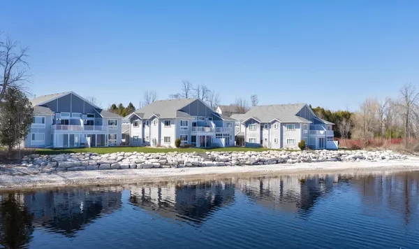 $649,900 | 2622 Lake Street, Algoma, WI 54201