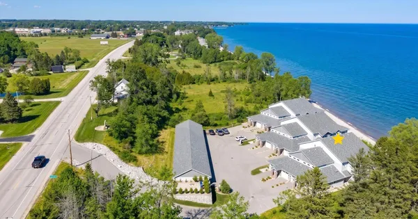 $649,900 | 2622 Lake Street, Algoma, WI 54201