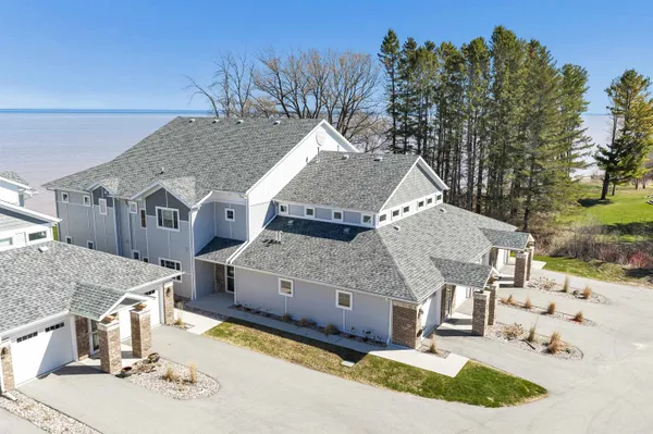 $649,900 | 2622 Lake Street, Algoma, WI 54201