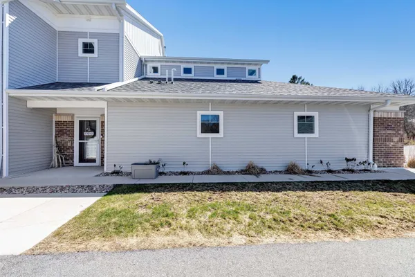 $649,900 | 2622 Lake Street, Algoma, WI 54201