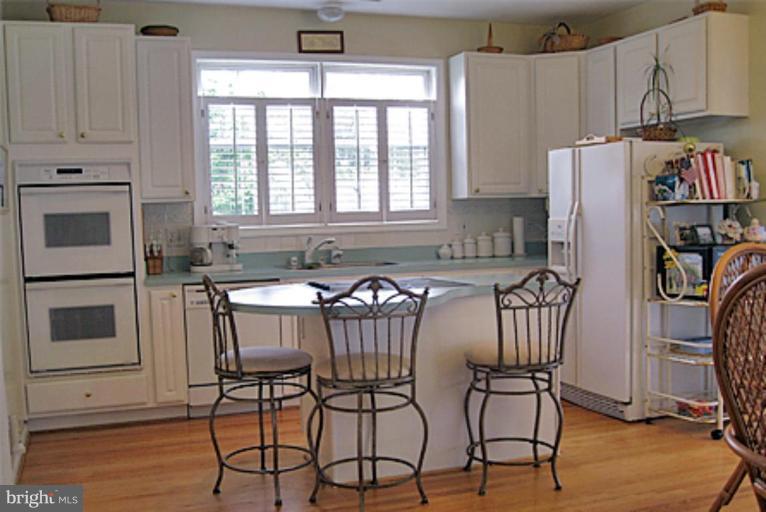 1209 Turkey Point Road Edgewater, MD 21037 - Photo 3 of 29 Kitchen