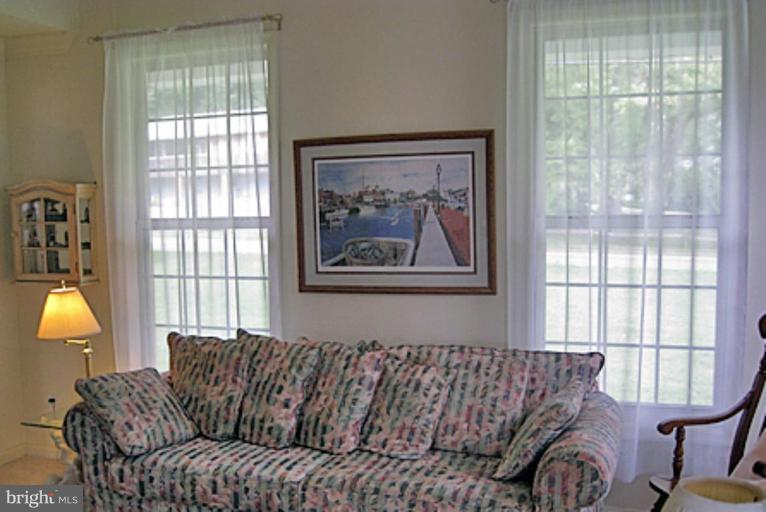 1209 Turkey Point Road Edgewater, MD 21037 - Photo 10 of 29 Living Room #2
