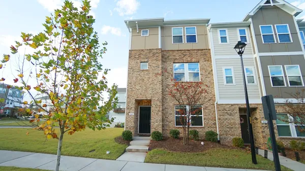 $2,295 | 1041 Salt Glaze Lane, Cary, NC 27519