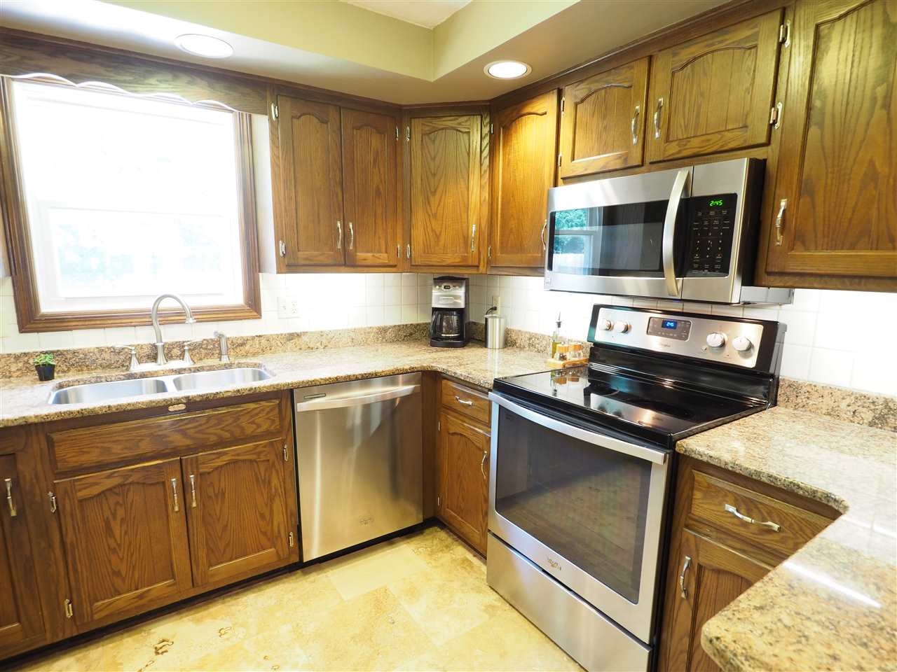 6604 Rockingham Drive Fort Wayne, IN 46835 - Photo 12 of 26 Gallery Image 12