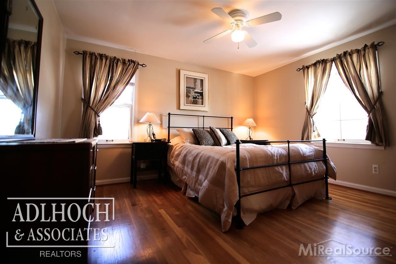 1437 Yorkshire Road Grosse Pointe Park, MI 48230 - Photo 12 of 17