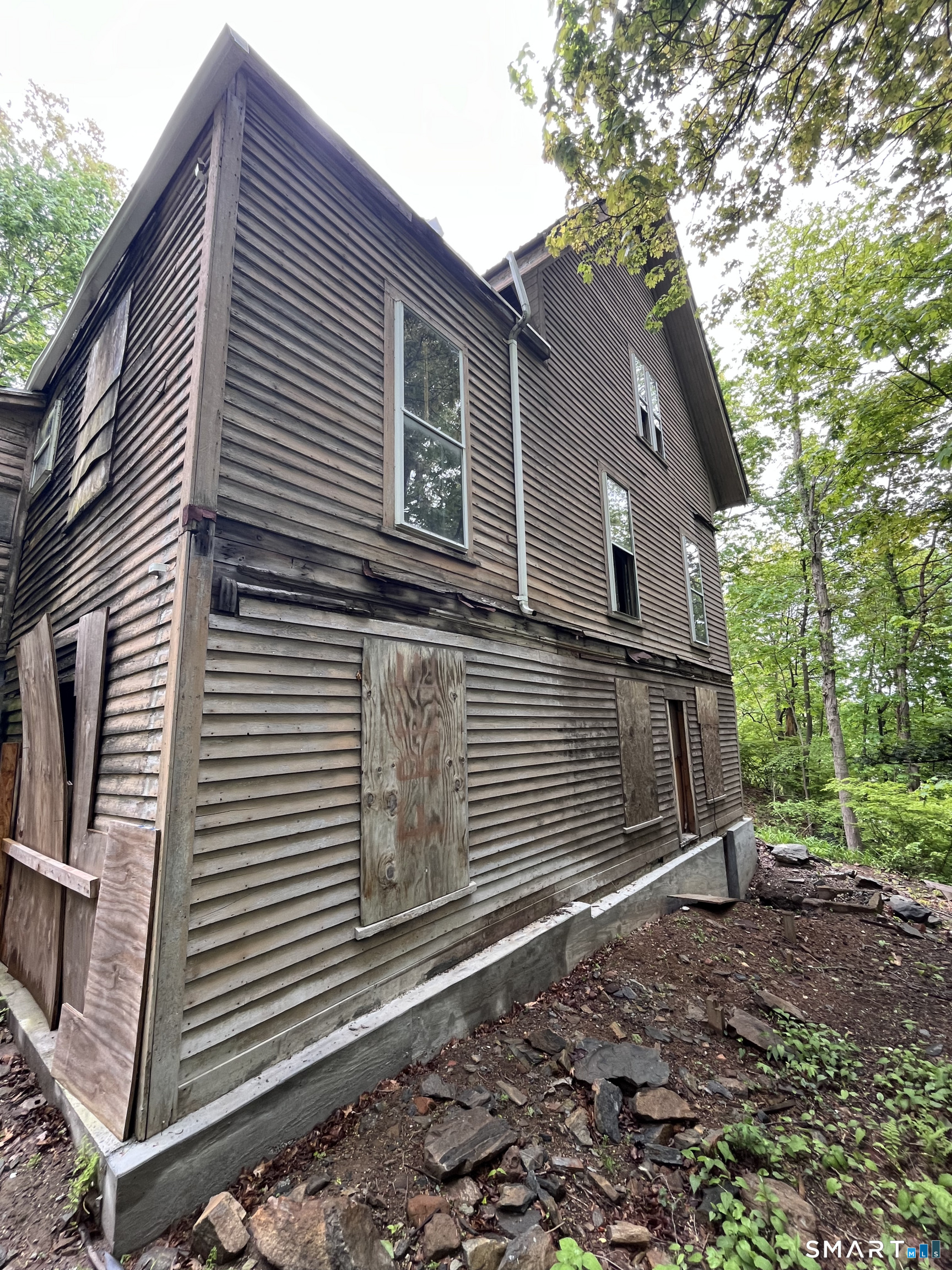 7 Chestnut Street Vernon, CT 06066 - Photo 2 of 3