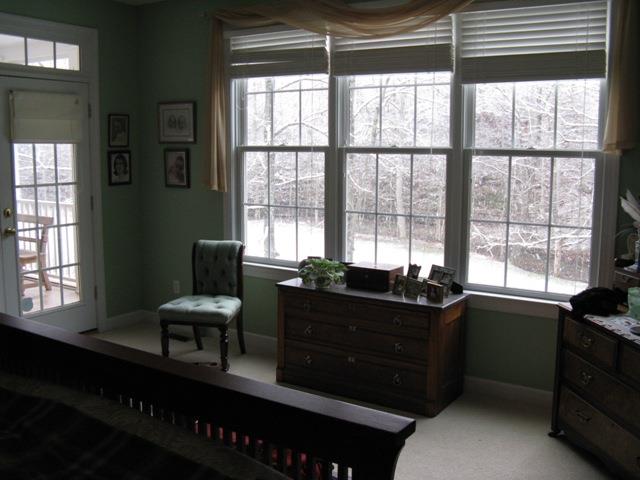 7465 South Harpeth Road Franklin, TN 37064 - Photo 5 of 30 a room with a window and a table