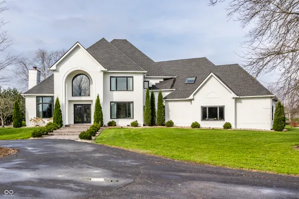 $2,000,000 | 12886 West Road, Zionsville, IN 46077