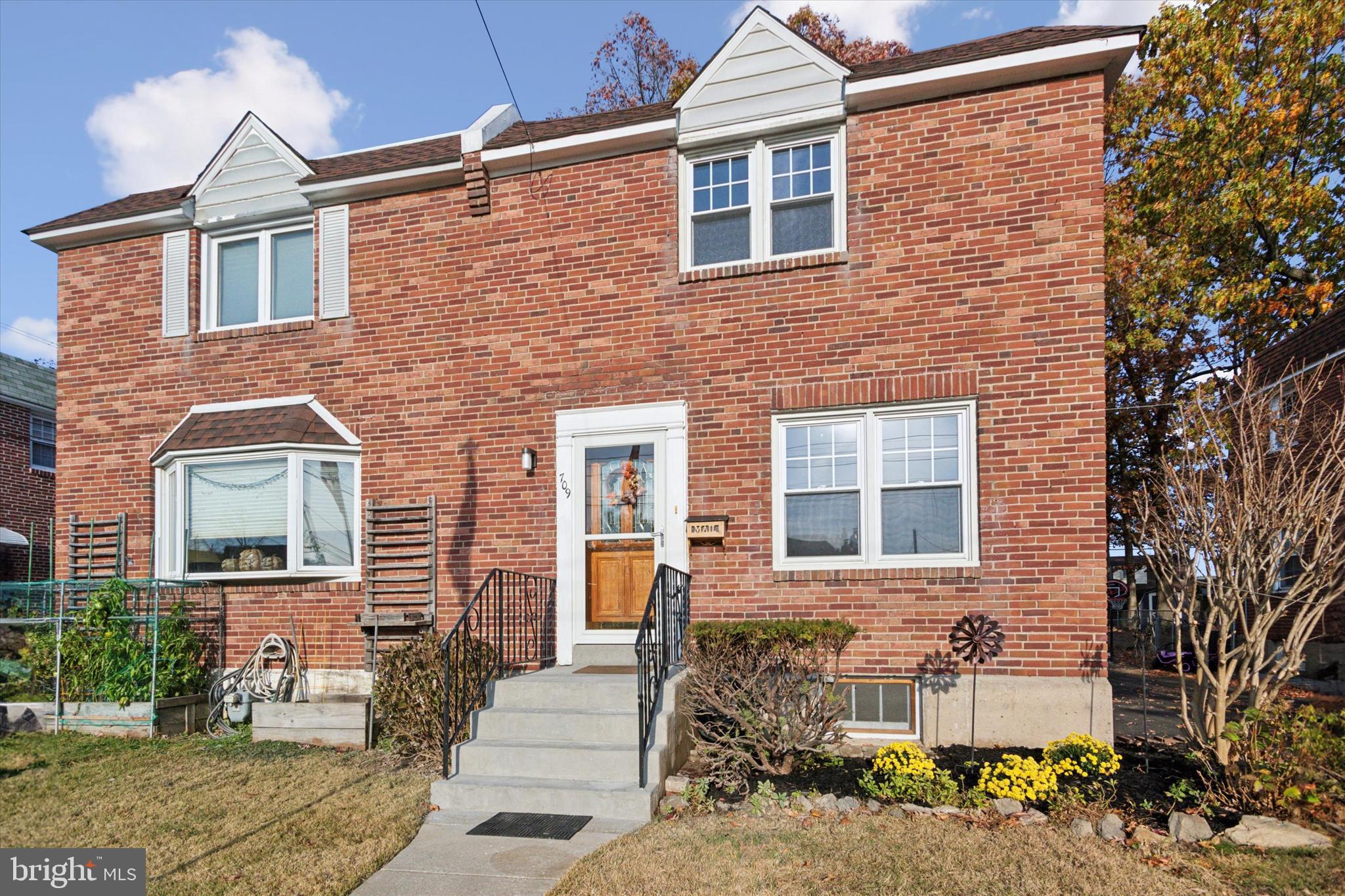 709 Tasker Street Ridley Park, PA 19078 - Photo 3 of 35 Gallery Image 3