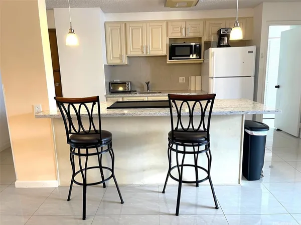 $2,950 | 1778 Ala Moana Boulevard, Unit 2718, Honolulu, HI 96815