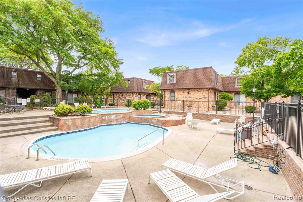 5085 Crooks Road, Unit 59 Royal Oak, MI 48073 - Photo 37 of 38 Gallery Image 37