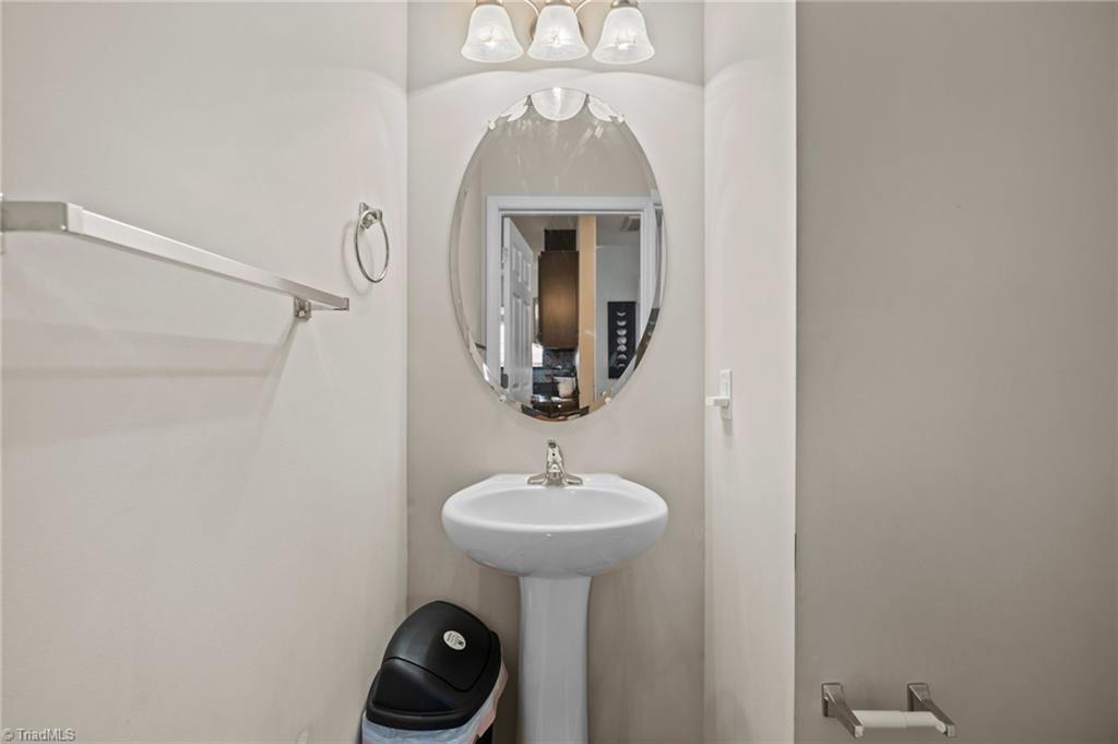 921 Norton Street High Point, NC 27263 - Photo 12 of 42