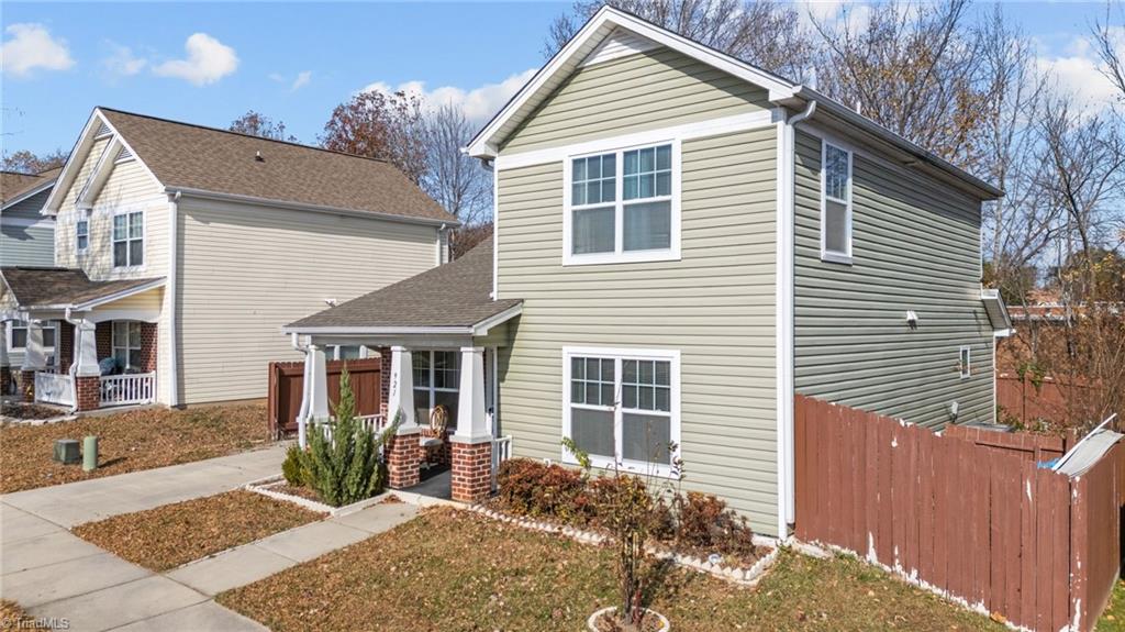 921 Norton Street High Point, NC 27263 - Photo 4 of 42