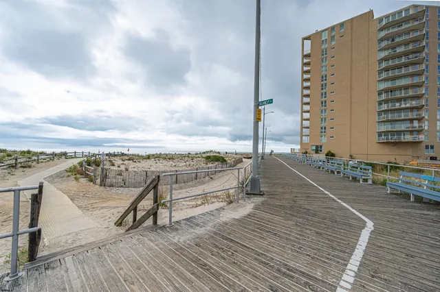 a view of a terrace with sky view