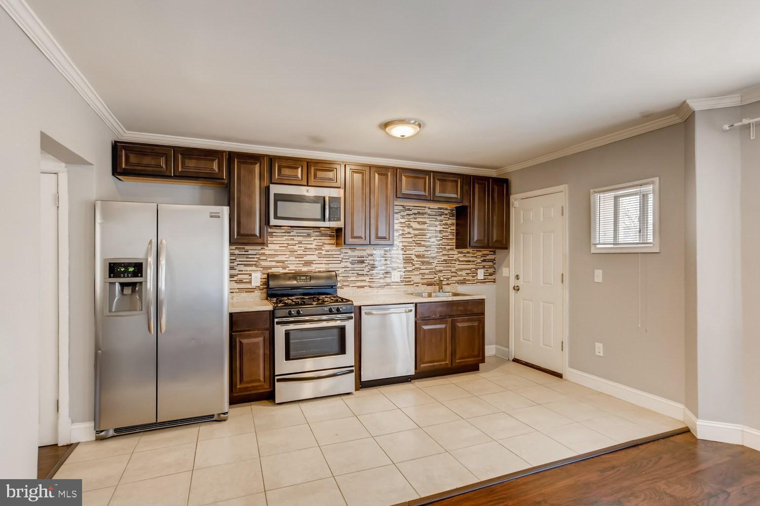 938 North Rosedale Street Baltimore, MD 21216 - Photo 4 of 11 Gallery Image 4