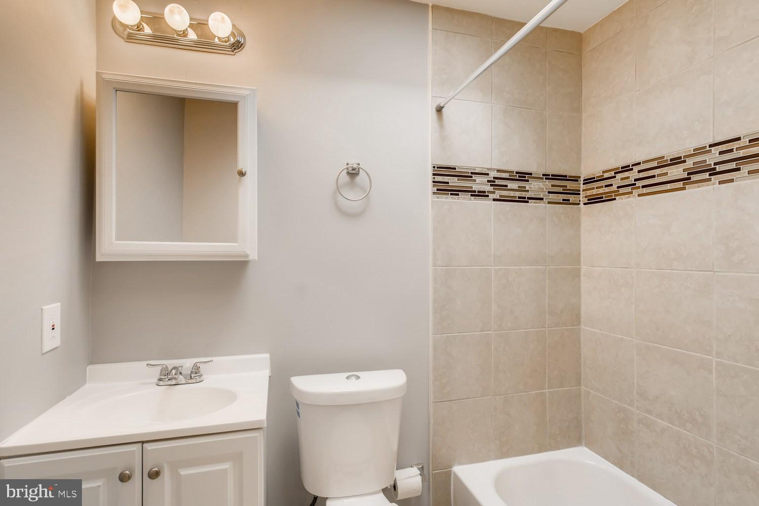 938 North Rosedale Street Baltimore, MD 21216 - Photo 7 of 11 Gallery Image 7