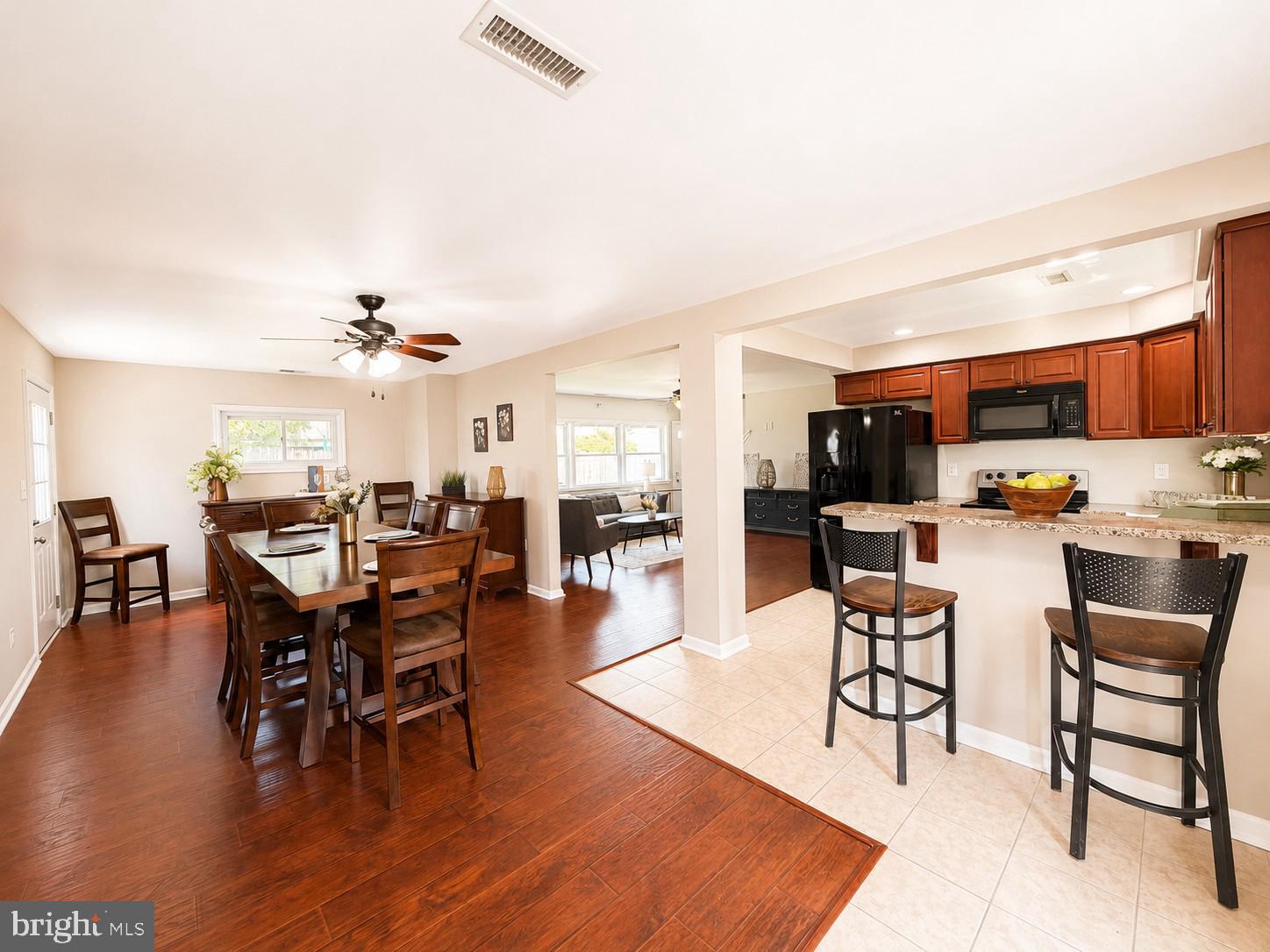 32 Great Oak Road Levittown, PA 19057 - Photo 5 of 27