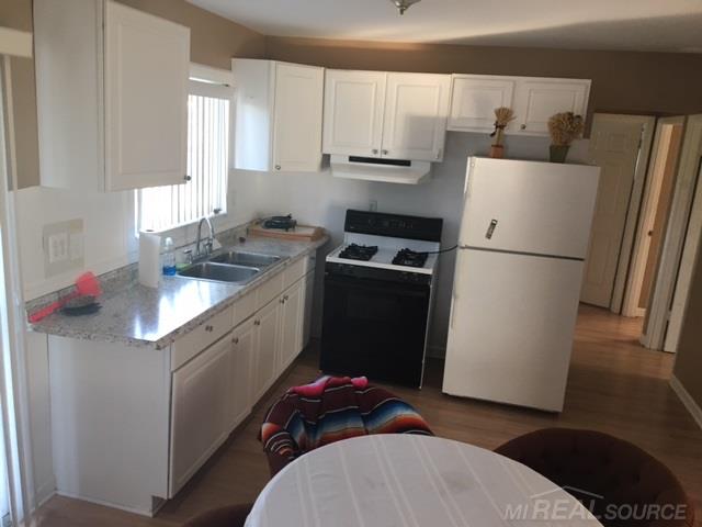 55995 Romeo Plank Road Macomb, MI 48042 - Photo 7 of 14