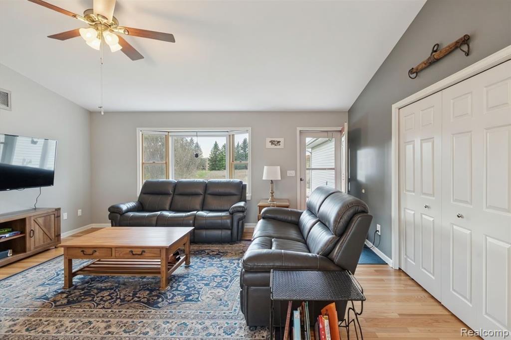 4121 Cedar Lake Road Howell, MI 48843 - Photo 11 of 74